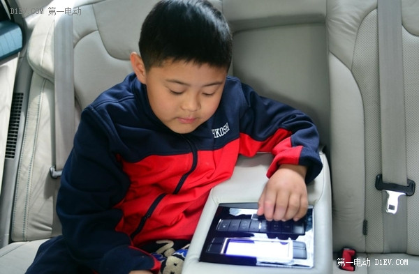 新能源汽車(chē)“六一”巨獻(xiàn)：一個(gè)孩子眼中的比亞迪秦