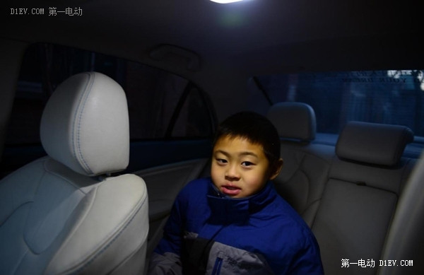 新能源汽車(chē)“六一”巨獻(xiàn)：一個(gè)孩子眼中的比亞迪秦