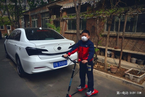 新能源汽车“六一”巨献：一个孩子眼中的比亚迪秦