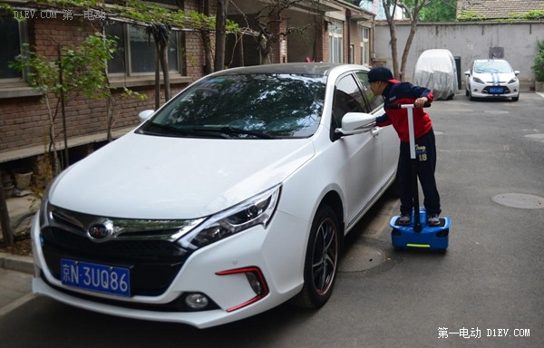 新能源汽车“六一”巨献：一个孩子眼中的比亚迪秦