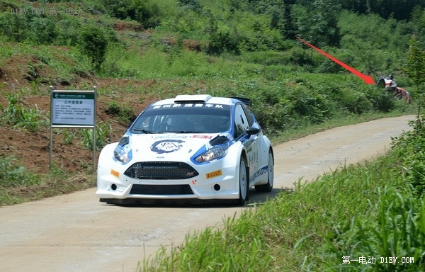 比亞迪秦再戰(zhàn)2015年CRC(1):湖南掛陽段