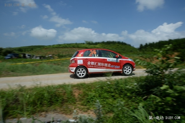 比亞迪秦再戰(zhàn)2015年CRC(1):湖南掛陽段