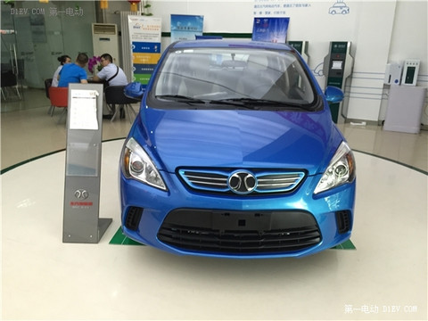 北汽EV200