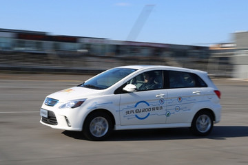 纯电动车价位/配置不一样，怎么选？（上）