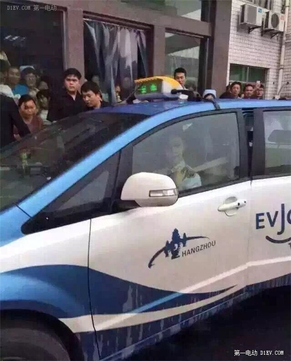 范冰冰變身比亞迪e6出租車司機