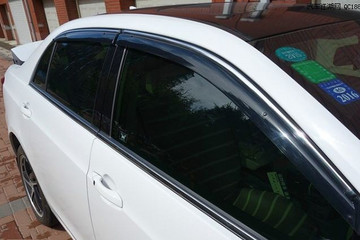 比亚迪秦使用小技巧：怎样抛弃难看的晴雨挡