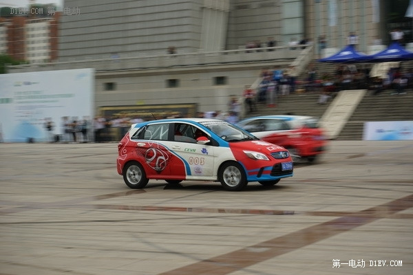 北汽新能源EV200首次征戰(zhàn)環(huán)青海湖電動汽車挑戰(zhàn)賽