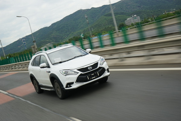 比亞迪唐插電式混合動力SUV
