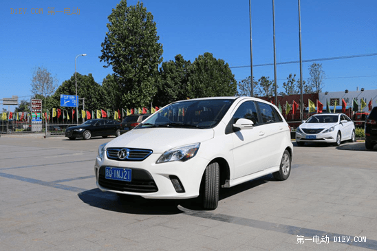 北汽EV160堵車空調(diào)耗電量 實(shí)際路況對比測試