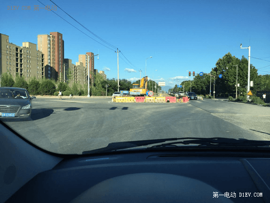 北汽EV160堵車空調(diào)耗電量 實(shí)際路況對比測試
