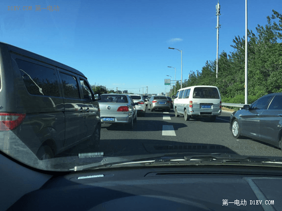 北汽EV160堵車空調(diào)耗電量 實(shí)際路況對比測試