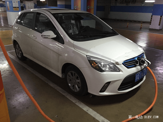 北汽EV160堵車空調(diào)耗電量 實(shí)際路況對比測試