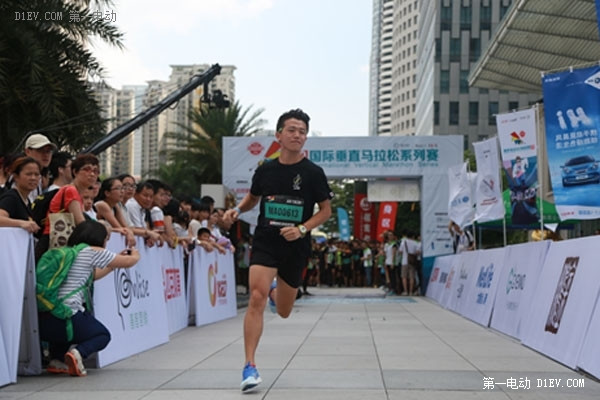 2015年最I(lǐng)N健康賽首站開跑 啟辰晨風(fēng)與您共戰(zhàn)云端之巔
