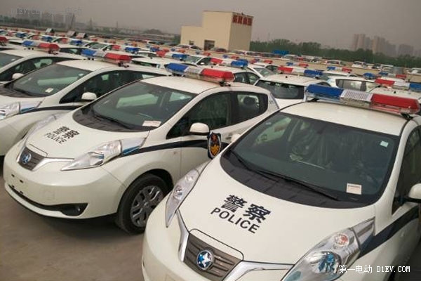 河南公安系統(tǒng)批量采購(gòu)150輛晨風(fēng)電動(dòng)汽車