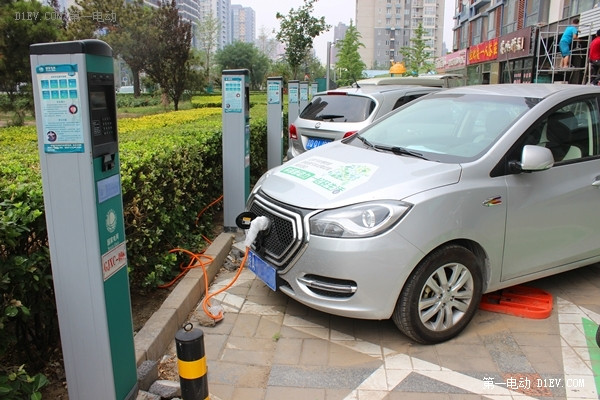 車(chē)主測(cè)試你極喜歡的電動(dòng)車(chē)！江淮iev5極限續(xù)航挑戰(zhàn)