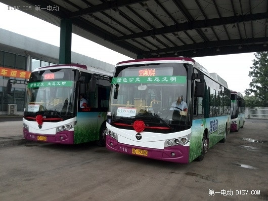 微宏助跑湖城純電動公交