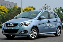 北汽新電動(dòng)車(chē)?yán)m(xù)航220km 換電僅需3分鐘