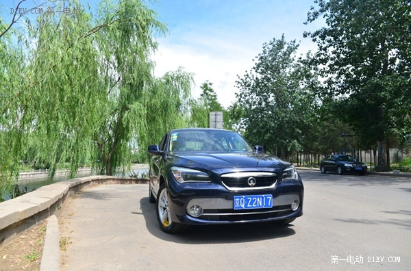 高看華晨寶馬之諾1E一眼! 最接近燃油車駕駛感的純電動(dòng)車