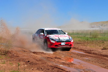 比亚迪秦再战2015年CRC：张掖超级短道赛