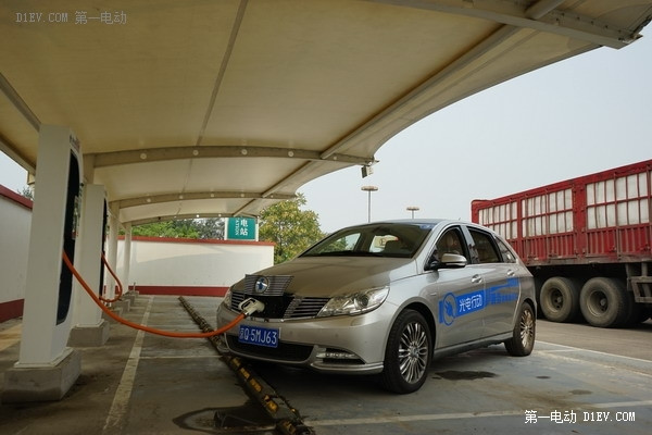 電動車評測編輯日照度假游記之充電篇
