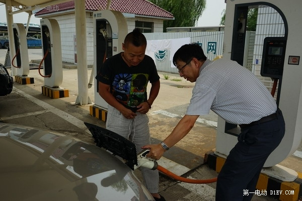 電動車評測編輯日照度假游記之充電篇