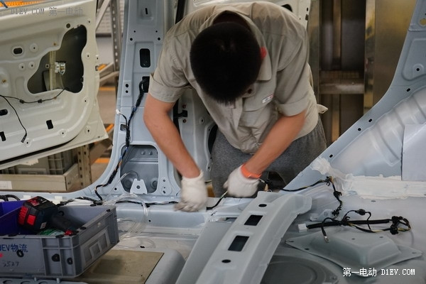 探訪北汽EV采育基地：EV200生產(chǎn)線(上)