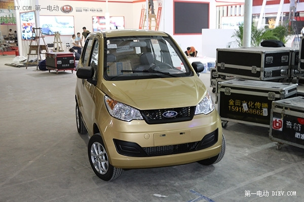 奇招盡出 2015山東微型電動(dòng)車(chē)展前探館