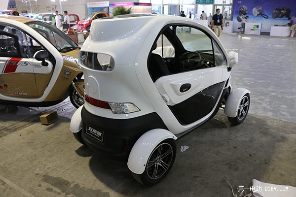 奇招盡出 2015山東微型電動(dòng)車(chē)展前探館