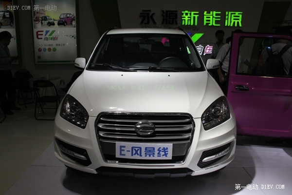 2015山東新能源汽車展開幕 微型電動車且秀且升級
