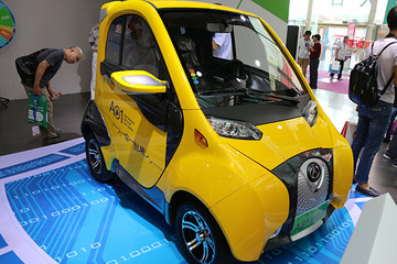 济南车展特别报道| 丽驰四款车型同台PK