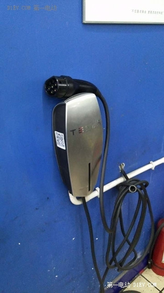 “电亮中国”充电先锋在行动：魔都那些“没人管”的充电桩