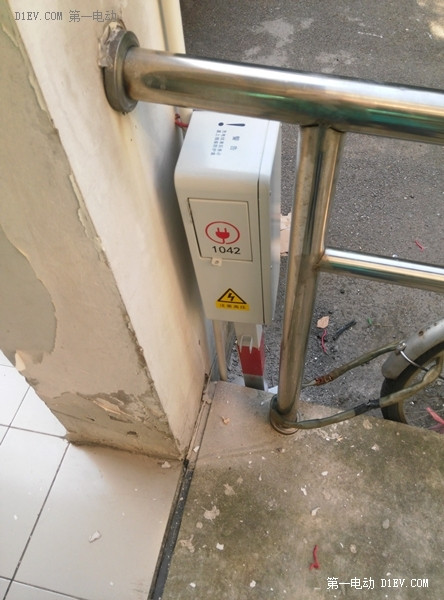 自建充电桩+内饰大装修，看上海江淮iev4电动车主的团购养车经