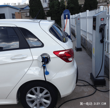 八款車型在售 上海萬邦之星新能源汽車體驗記