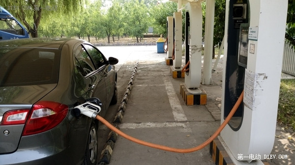 誰說電動(dòng)汽車不能長(zhǎng)途旅行？看江淮iev4車主如何首次跨越長(zhǎng)江黃河