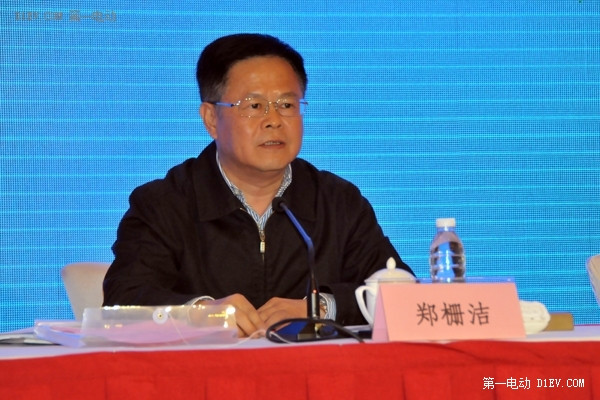 全國(guó)電動(dòng)汽車充電基礎(chǔ)設(shè)施促進(jìn)聯(lián)盟成立 充電設(shè)施建設(shè)國(guó)標(biāo)將出臺(tái)