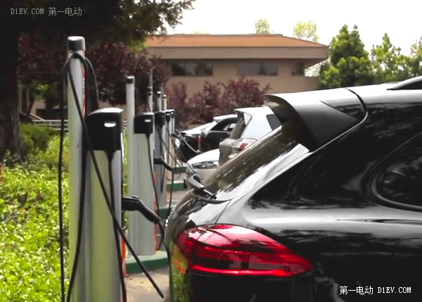 EV晨報|新能源車9月產(chǎn)銷量超2倍；車企燃料消耗積分辦法初定；深圳買新能源汽車不搖號…