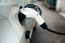 国家加快充电桩基础设施建设 电动车新商业模式仍在探索