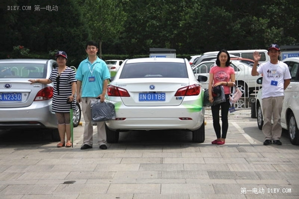 這次真的沒白等！電動車發(fā)燒友體驗長安逸動EV