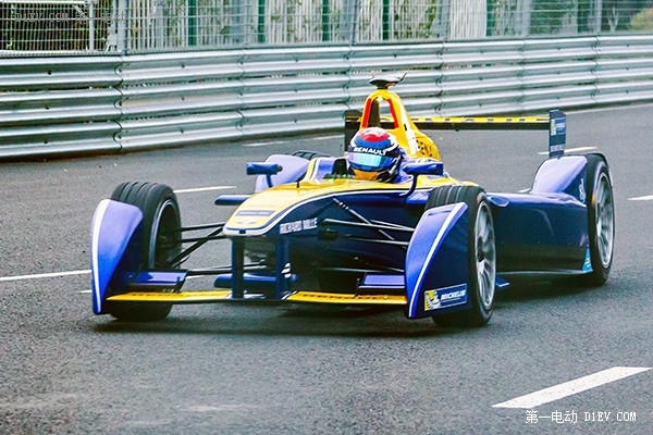 2015 Formula E电动方程式揭幕战 雷诺首战告捷