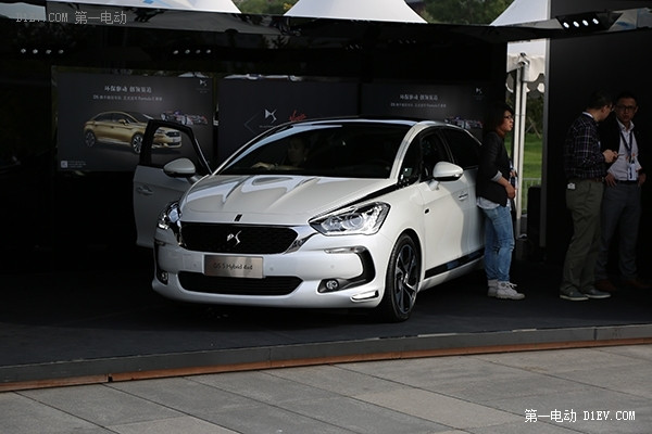 雷諾終奪冠 2015Formula E電動(dòng)方程式觀賽記
