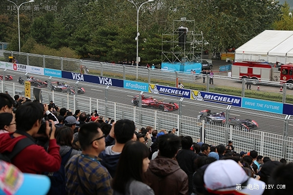 雷诺终夺冠 2015Formula E电动方程式观赛记