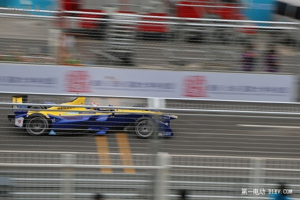 雷诺终夺冠 2015Formula E电动方程式观赛记