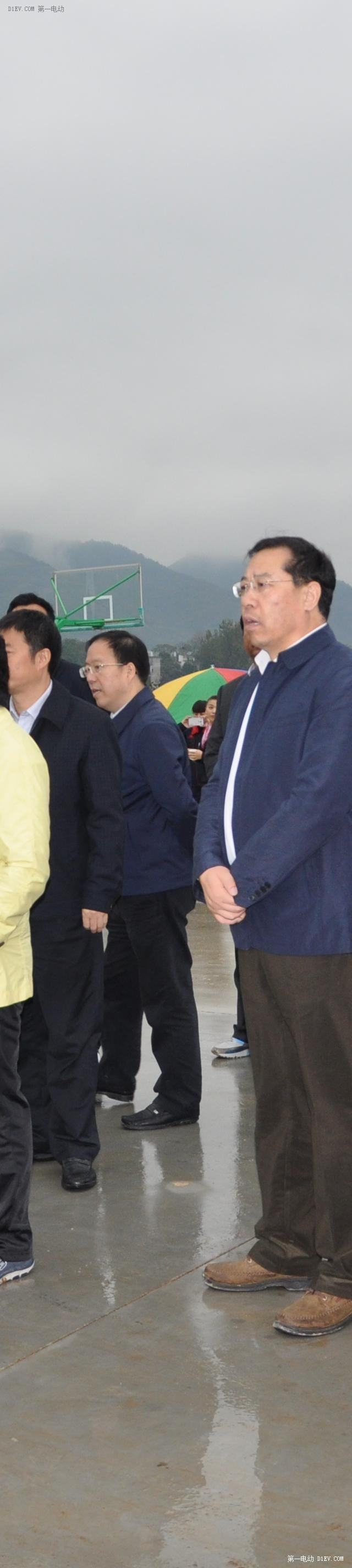 商洛市市委書記胡潤澤到躍迪新能源汽車現場觀摩