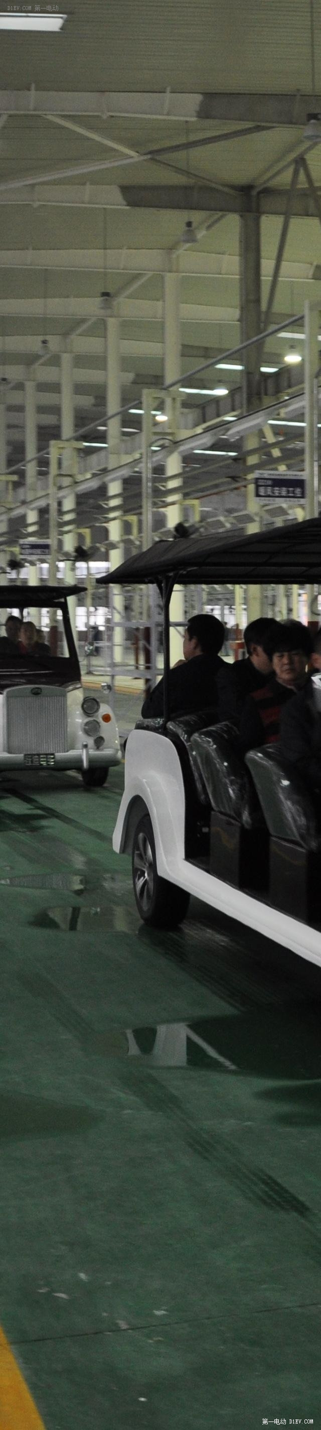 商洛市市委書記胡潤澤到躍迪新能源汽車現場觀摩