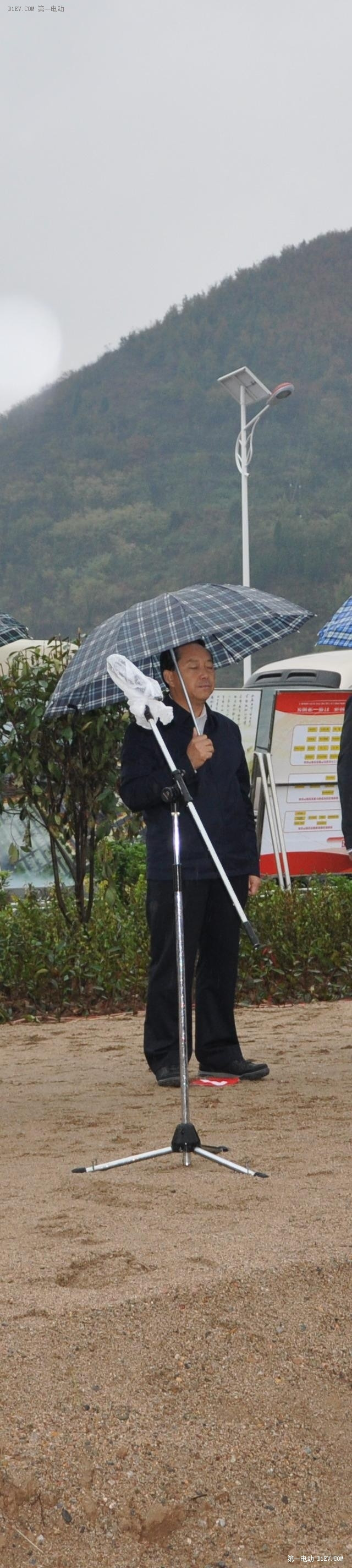 商洛市市委書記胡潤澤到躍迪新能源汽車現場觀摩