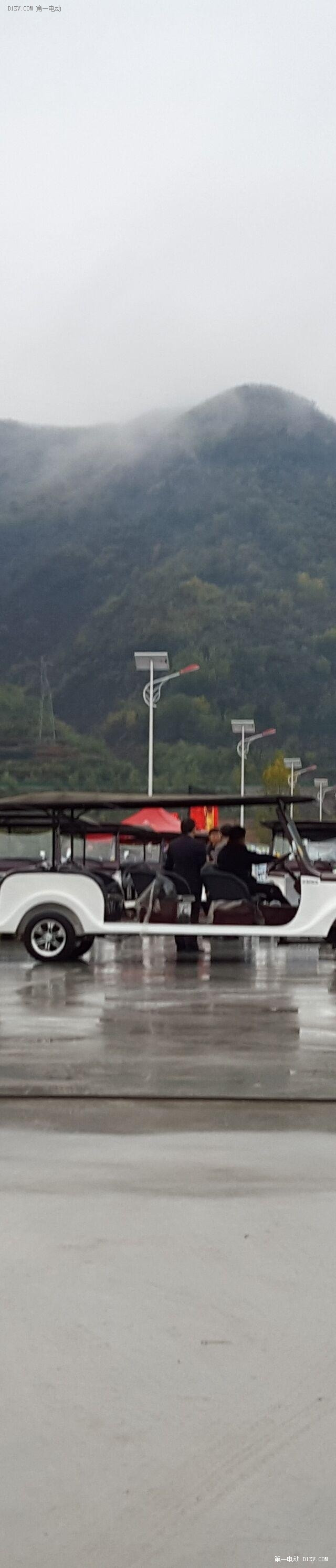 商洛市市委書記胡潤澤到躍迪新能源汽車現場觀摩
