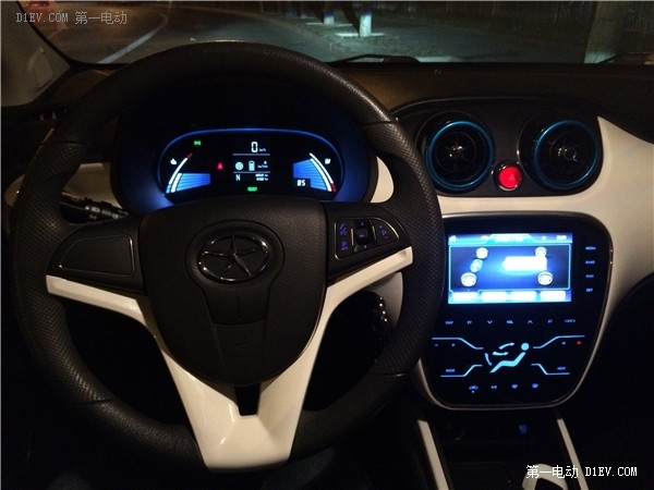 準車主超詳細測試告訴你：電動車有很多，為什么偏要買江淮iEV5？