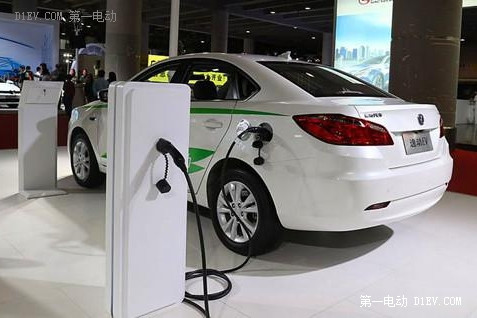 北京受取消搖號(hào)影響 新能源汽車(chē)日均銷(xiāo)近200輛