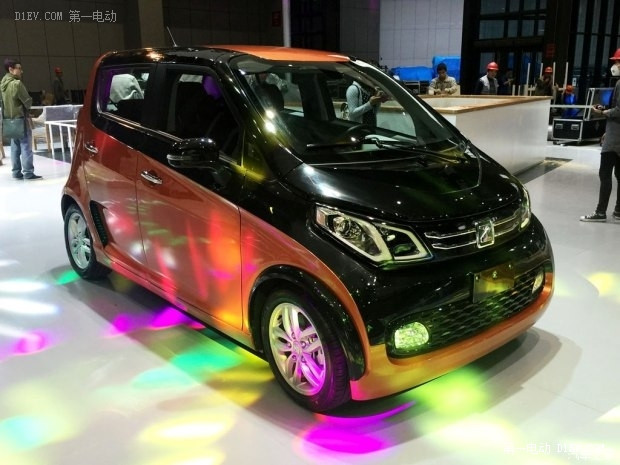 眾泰E200