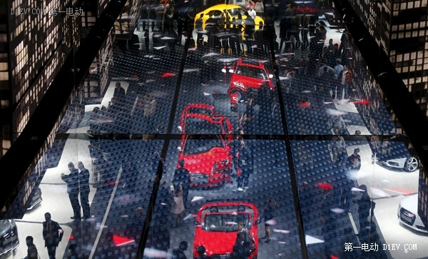 I come！I see！I conquer？互聯(lián)網(wǎng)冒險(xiǎn)家的造車夢想